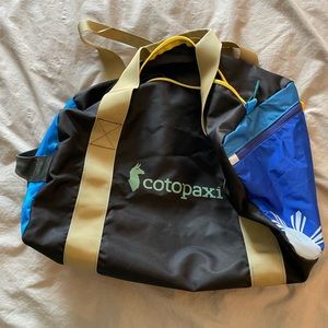 NWOT Cotopaxi Del Dia duffel bag